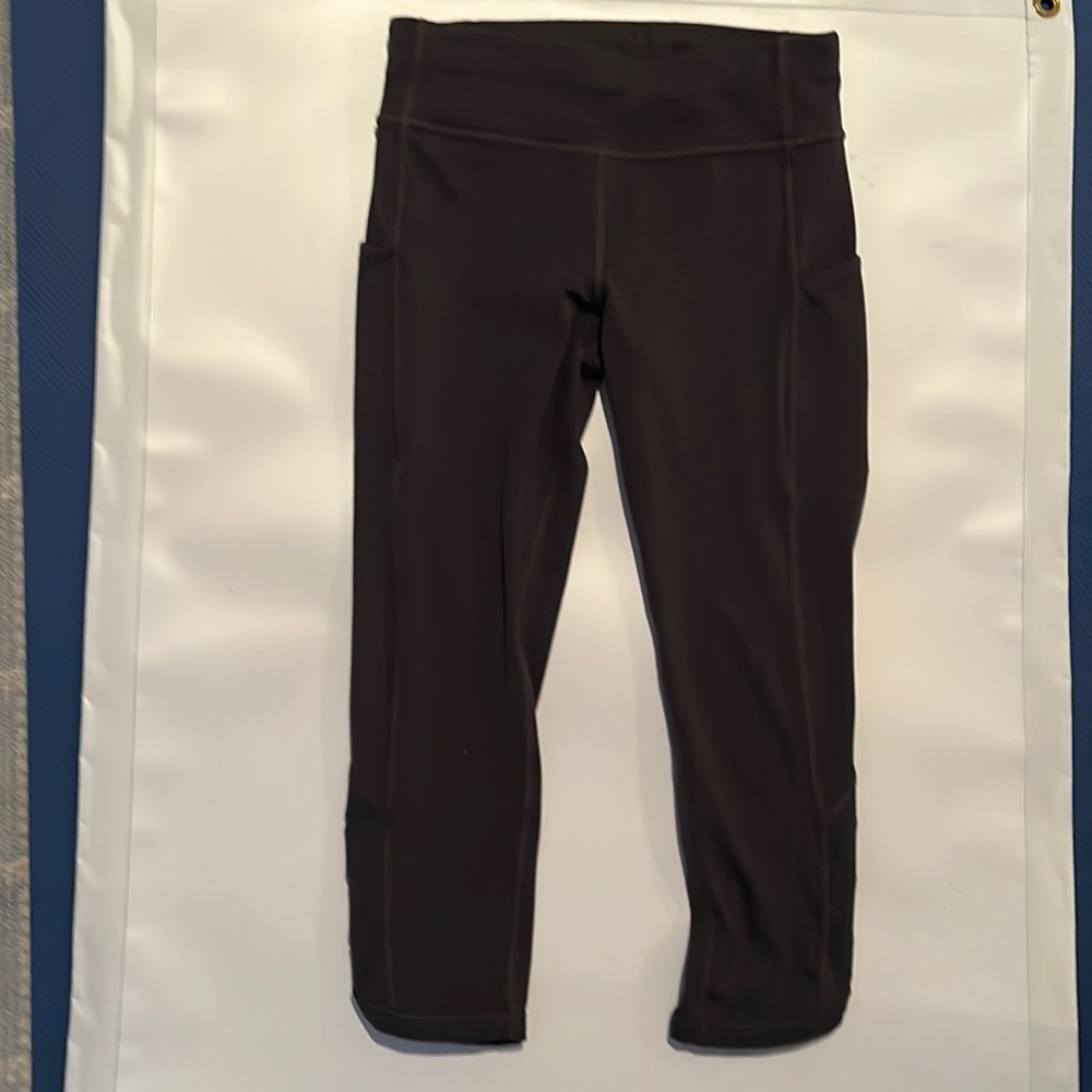 ATHLETA GIRL Cut Out datk Olive/Brown Capri-Length Athletic Leggings Large (12)